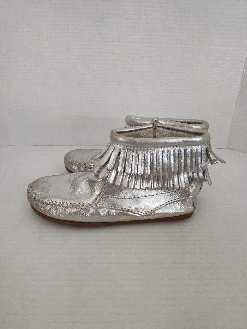 Minnetonka stylish metallic